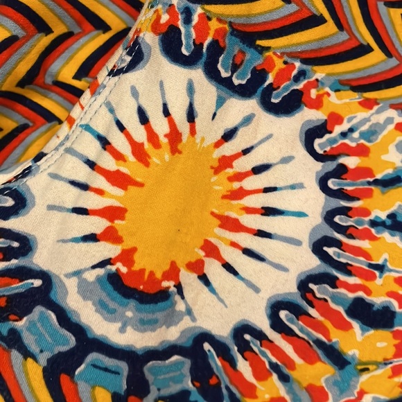 LuLaRoe vintage leggings two prints in one - Picture 3 of 5